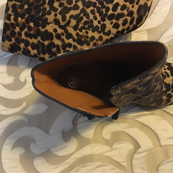 NEW TORY BURCH LEOPARD PRINT CALF HAIR ANKLE BOOT, leather, Size 7, - Picture 5 of 10